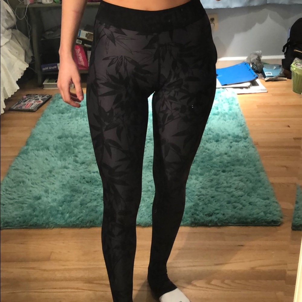 Black and dark gray floral patterned leggings